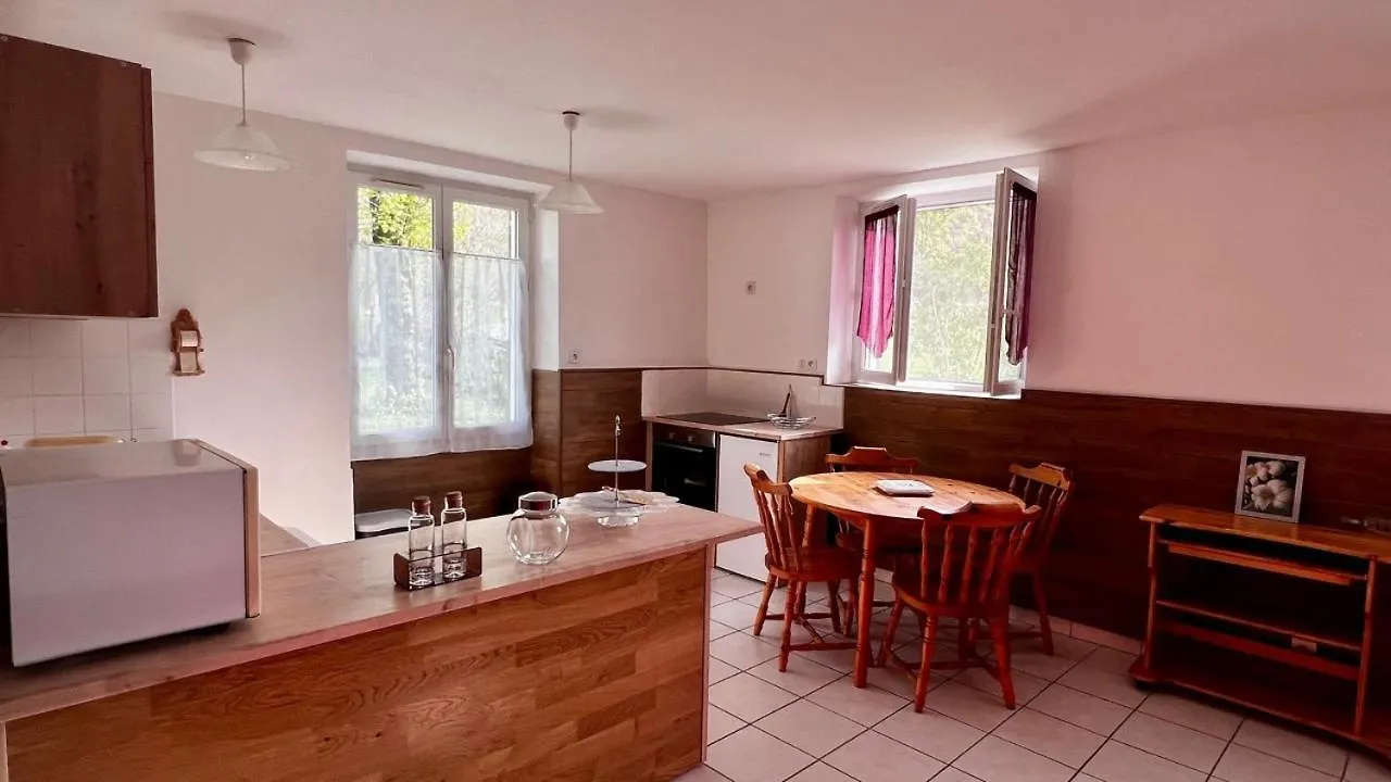 Superbe Appartement Aubessagne 0*,  France